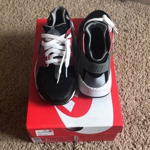 Nike huarache run Size 6Y